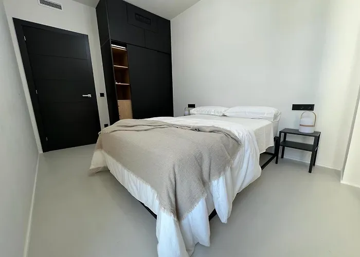 アパート Faro 3 トラダンバーラ